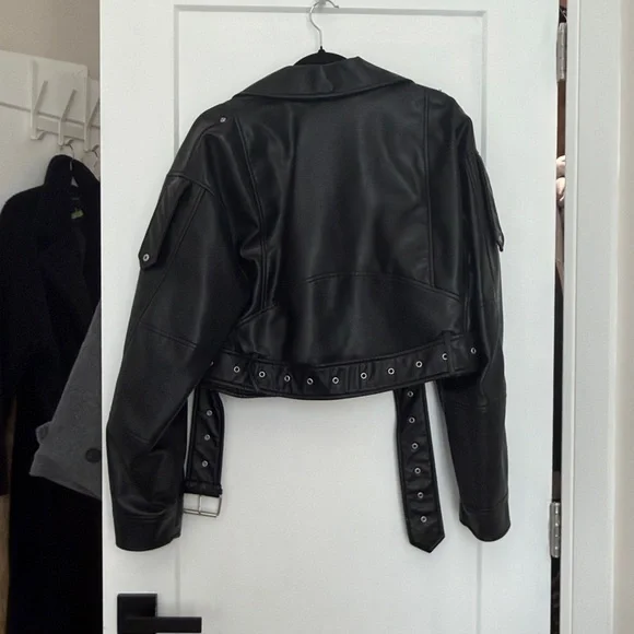 Zara Women's Black Cropped Leather Jacket - Picture 3 of 3
